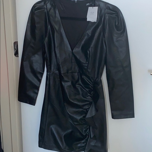 NWT Zara ruffled black faux leather dress S - Picture 6 of 6